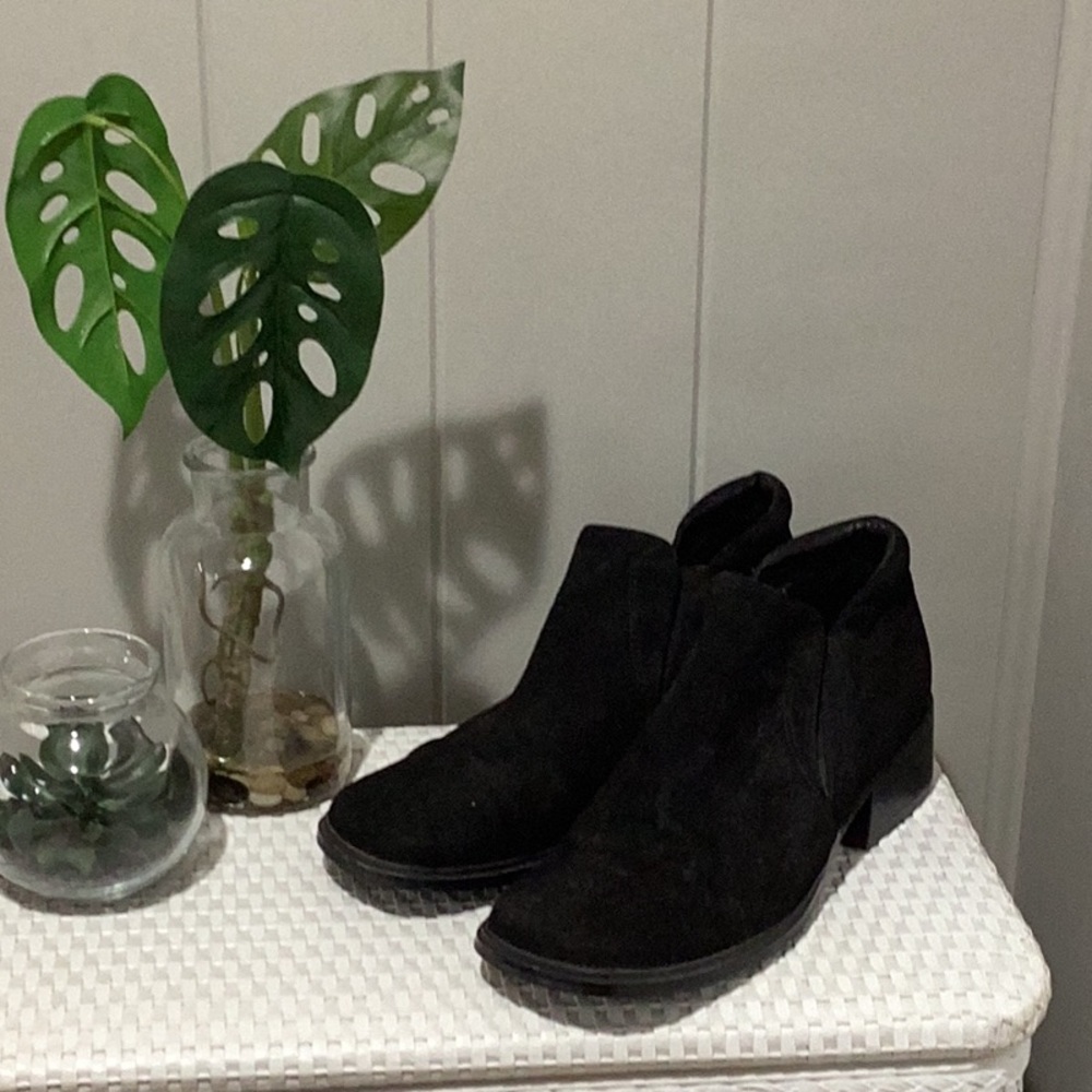 Women's shoes